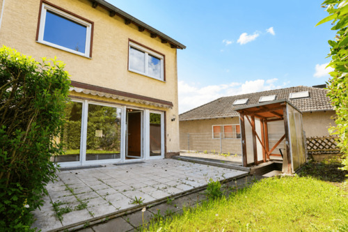 Terrasse und Garten - 6 Zimmer Doppelhaushälfte zum Kaufen in Hagen