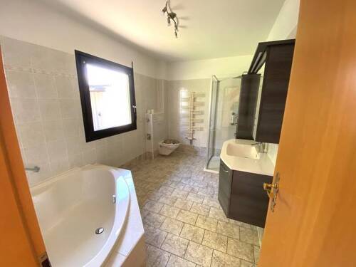 Badezimmer - Etagenwohnung mit 120,00 m&sup2; in Plauen zur Miete