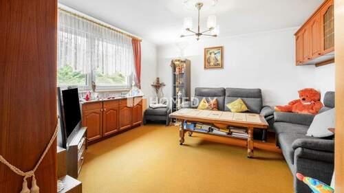 Wohnzimmer 1 - 4-Zimmer-Wohnung mit sonniger Loggia auf Erbpachtgrund - ruhig, gepflegt und gut geschnitten