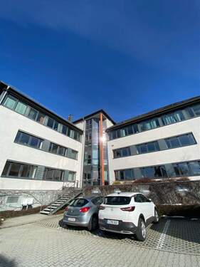 Hausansicht hinten - 8 Zimmer Büro zur Miete in Chemnitz