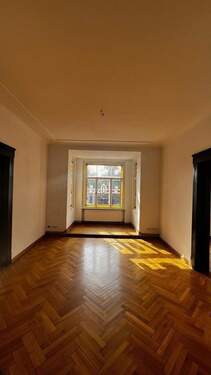 Zimmer 21,7 1.JPEG - Etagenwohnung mit 205,00 m&sup2; in Chemnitz zur Miete