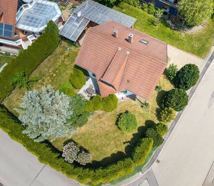 Vogelperspektive - Einfamilienhaus mit 131,00 m&sup2; in Burladingen zum Kaufen