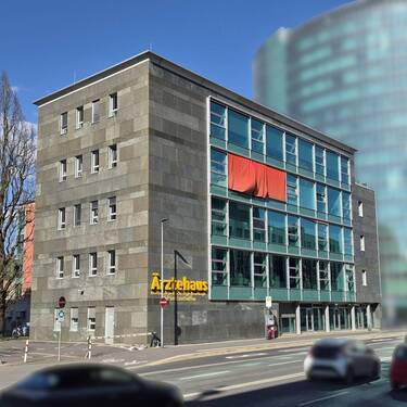 Bild 1 - Moderne Büro- oder Praxisfläche in zentralem Ärztehaus