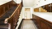 Stilvolles Entrée, Fliesenornamente als architektonisches Highlight - 
