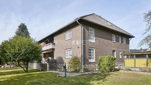 Außenansicht - + Renoviert + Ruhige Lage + Süd-Loggia + EBK +