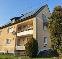 MFH mit 3 Einheiten, Außenwanddämmung, PV Technik & Grundstückspotenzial in Zentrallage Burgheims