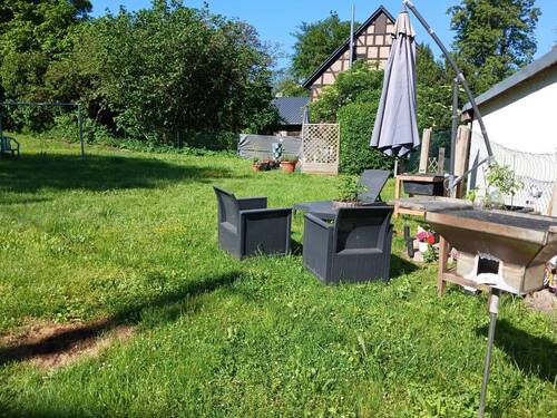 Mietergarten - Mehrfamilienhaus, Wohnhaus zum Kaufen in Leubnitz
