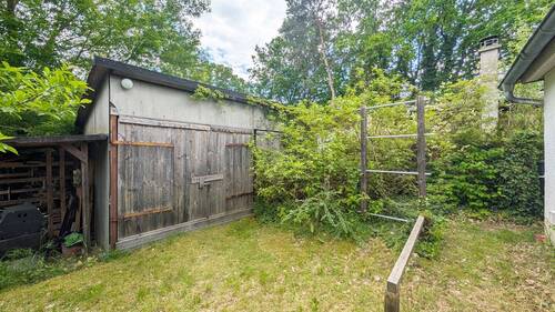 Garage/ Gerätehaus außen - 