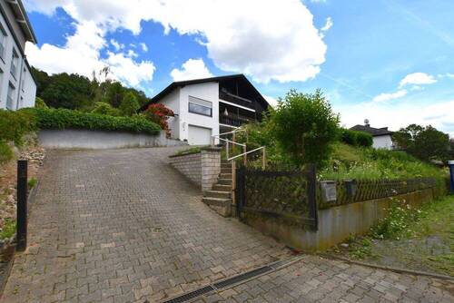 Bild 4 - Einfamilienhaus mit 175,00 m&sup2; in Bad König zum Kaufen
