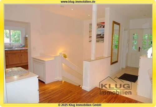 Großzügiger Eingangsbereich mi - Frohnau! Große Komfortwohnung (Haus im Haus) mit großem Garten, Kamin u. Garage