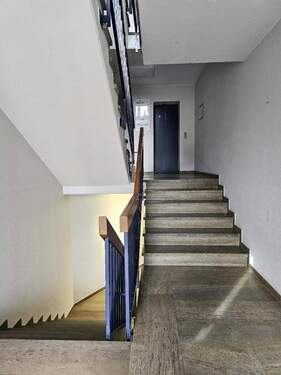 Treppenhaus - Büro in Hösbach