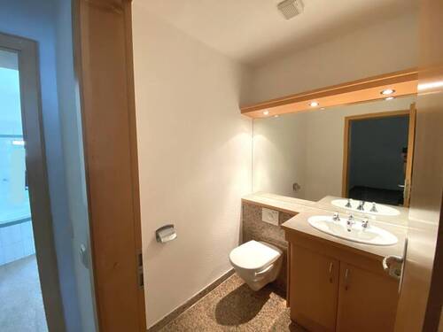 separates WC - 