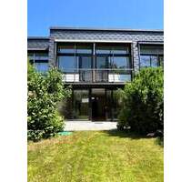 ca. 67 m² Garten inkl. Terrasse, Gemeinschafts-Sauna, -Schwimmbad und Garage - Berlin Lichterfelde