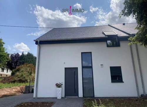 Bild 1 - Modernes Reihenendhaus in Niedergeckler