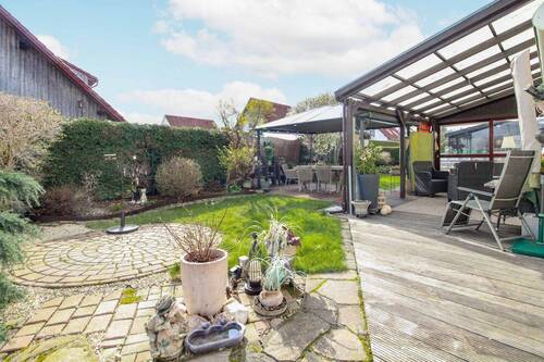 Garten - 5 Zimmer Einfamilienhaus zum Kaufen in Magdeburg