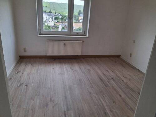 Bild 1 - ?? Helle 3-Raum-Wohnung (7) in Drebach-Venusberg - 66 m² - Frei ab sofort