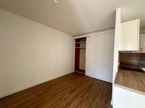 Arbeits-/ Essbereich mit Einbauschrank - 