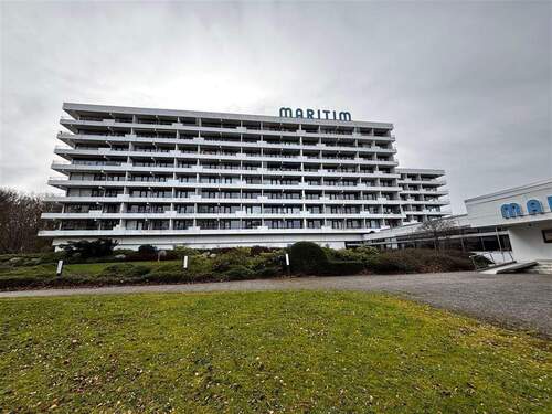 Außenansicht (Wasserseite) - Maritimes Wohnen in Bestlage: 2-Zimmer-Wohnung direkt am Wasser Bismarckallee, Kiel