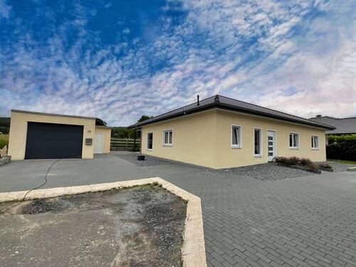 Garage, Hof - 4 Zimmer Bungalow zum Kaufen in Lienen