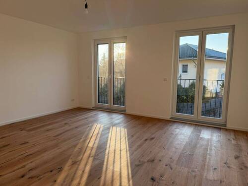 lichtdurchflutetes Schlafzimmer im 1.OG - 