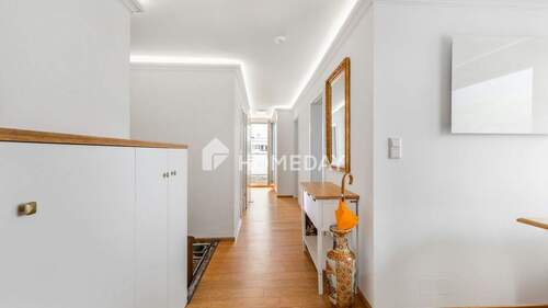 Flur 1 - 