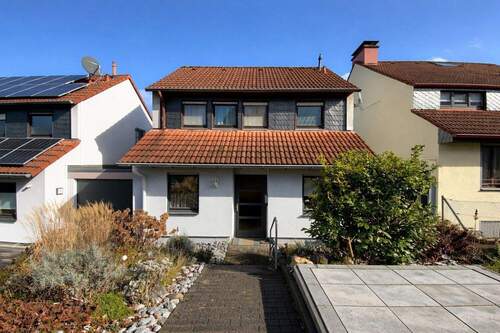 Straßenansicht - 4 Zimmer Einfamilienhaus zum Kaufen in Solingen