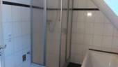 Bad mit Dusche und... - 4 Zimmer Etagenwohnung in Vrees