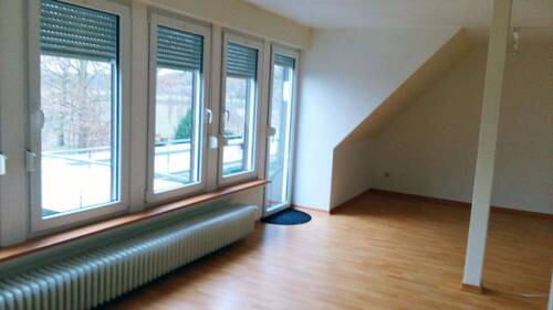 mit Zugang zum Balkon - 