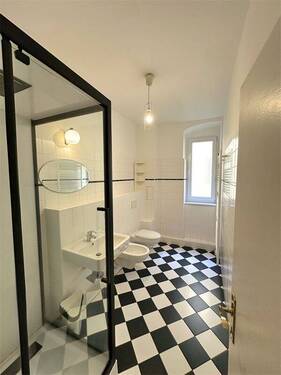 Badezimmer - Etagenwohnung mit 48,40 m² in Berlin zum Kaufen