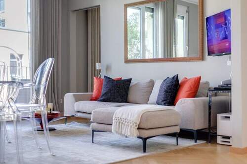 Wohnzimmer Bild 2 - 2 Zimmer Etagenwohnung zum Kaufen in München