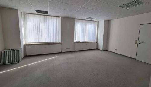 Bild 2 - Großzügige Bürofläche mit Parkplätzen - flexibel & sofort verfügbar