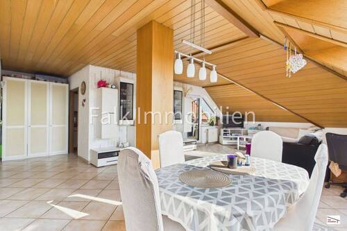 großes helles Wohn-/Esszimmer - 