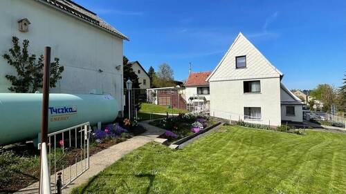 Außenansicht mit Garten - 5 Zimmer Einfamilienhaus zum Kaufen in Klingenberg