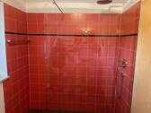 Bad mit großer Dusche - 