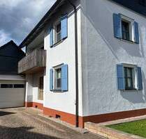 Großzügiges Einfamilienhaus mit Gewerbe, Doppelgarage und großem Grundstück! - Steinbach am Wald