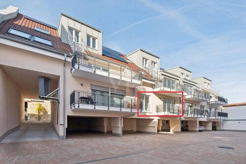 Hinteransicht und Lage der Wohnung - 