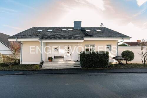 Vorderansicht Haus - 