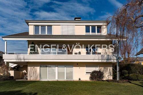 Bild 1 - Exklusives Anwesen in Usingen: Luxus, Eleganz und Naturidylle