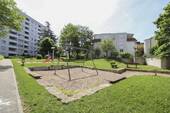 Spielplatz - Wohnen mit Aussicht - 4,5-Zimmer-Wohnung in Waiblingen-Korberhöhe mit Panoramablick