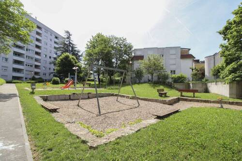 Spielplatz - Wohnen mit Aussicht - 4,5-Zimmer-Wohnung in Waiblingen-Korberhöhe mit Panoramablick