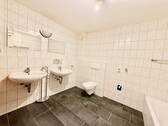 Großes Badezimmer - 
