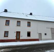 Renovierungsbedürftiges Wohnhaus mit Nebengebäuden & 4 Garagen – ideal für Handwerker - Dahnen