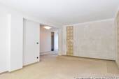 Wohnzimmer 2 - 4 Zimmer Etagenwohnung in Nürnberg