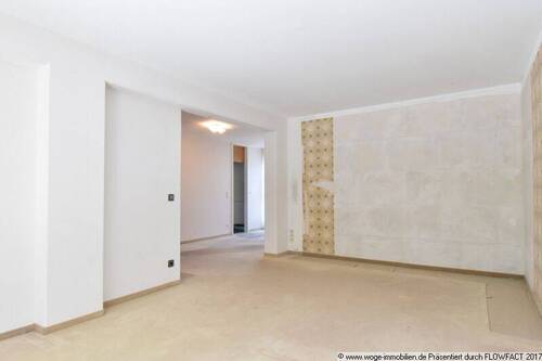 Wohnzimmer 2 - 4 Zimmer Etagenwohnung in Nürnberg
