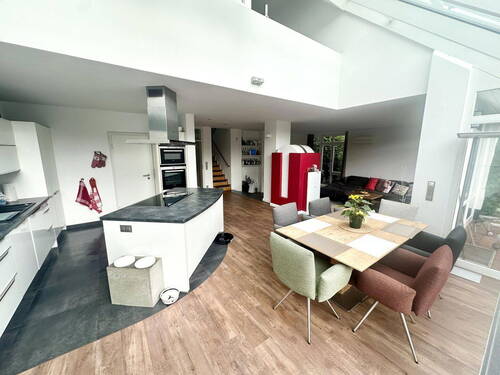 Bild 1 - Einzigartiges Architektenhaus mit Luxus und Individualität gegen Gebot