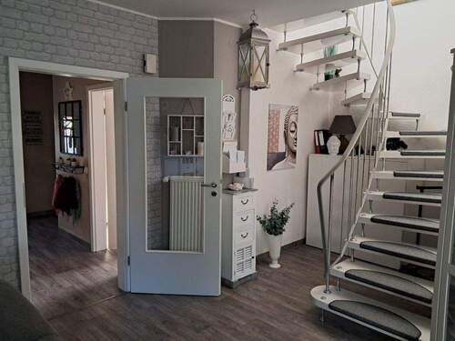 Treppenaufgang - Reihenendhaus mit 110,00 m² in Varel zum Kaufen