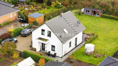 Außenansicht Drohne 4 - Moderner Wohnkomfort in idyllischer Lage - gepflegtes EFH mit hochwertiger Ausstattung