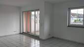 Wohnzimmer ohne Möbel - 3 Zimmer Etagenwohnung in Mühlheim am Main