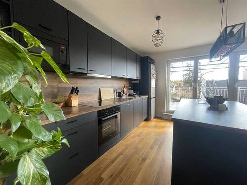 So sieht die Küche aus ! Ablöse möglich! - 3 Zimmer Etagenwohnung in München