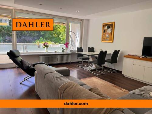 Wohnzimmer - Gut vermietete, zentrale 4-Zimmer-Wohnung mit Tiefgarage